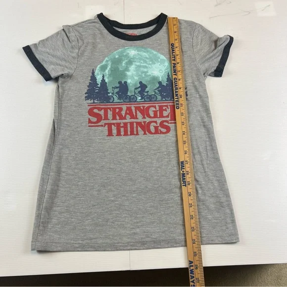 Netflix Stranger Things Grey Tee Shirt, Size Medium - Picture 5 of 9